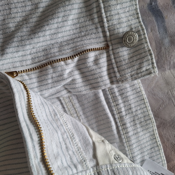 Levi pinstripes jean shorts [30] - Picture 8 of 10